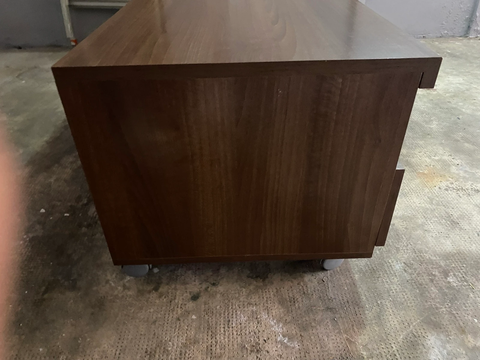 Mueble bajo con ruedas y cajones – photo 5